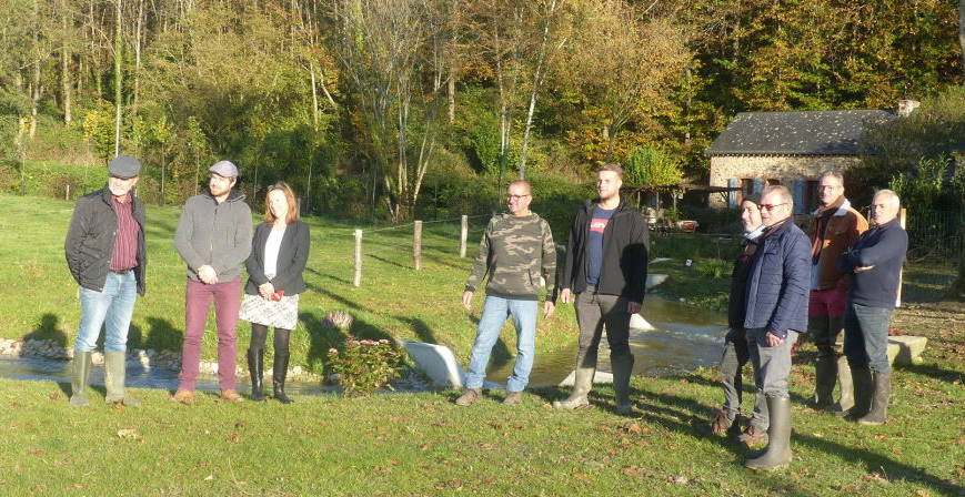 Elus et acteurs de la création de la rivière de contournement au Moulin du David